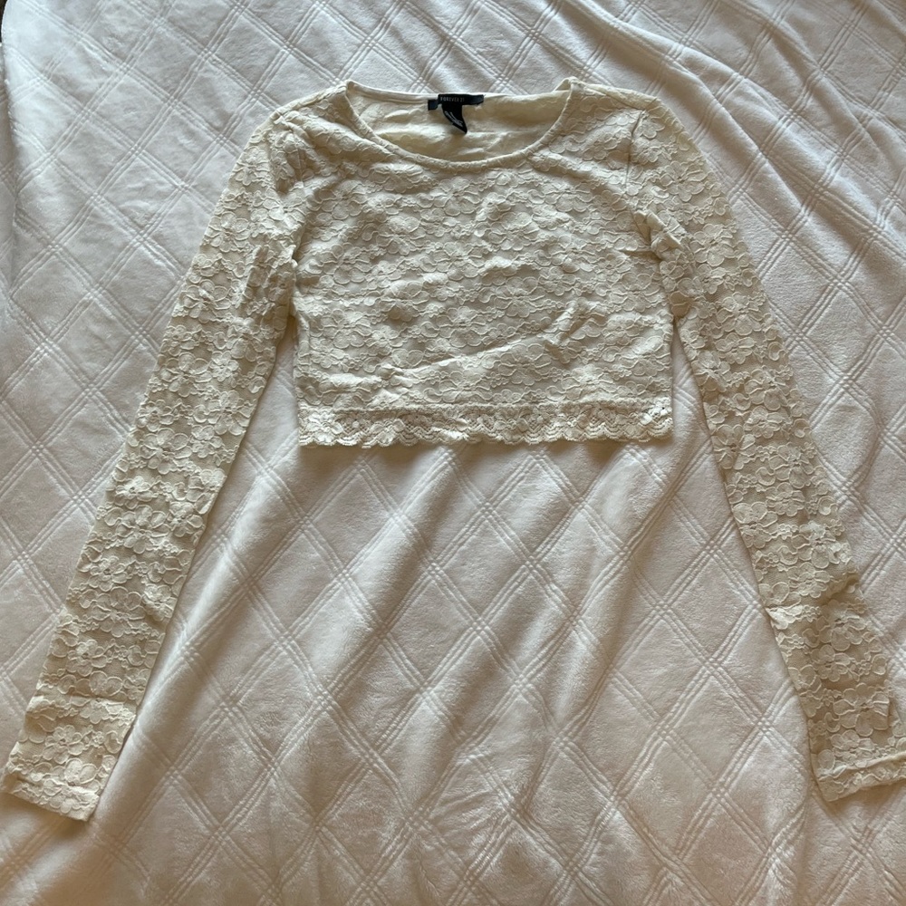 White Lace long sleeve crop top